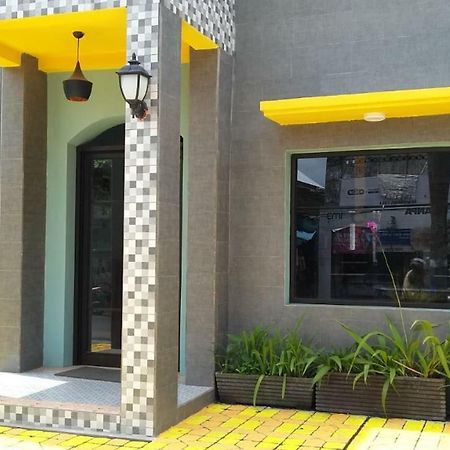 Kepanjen Isro Guesthouse Syariah מראה חיצוני תמונה