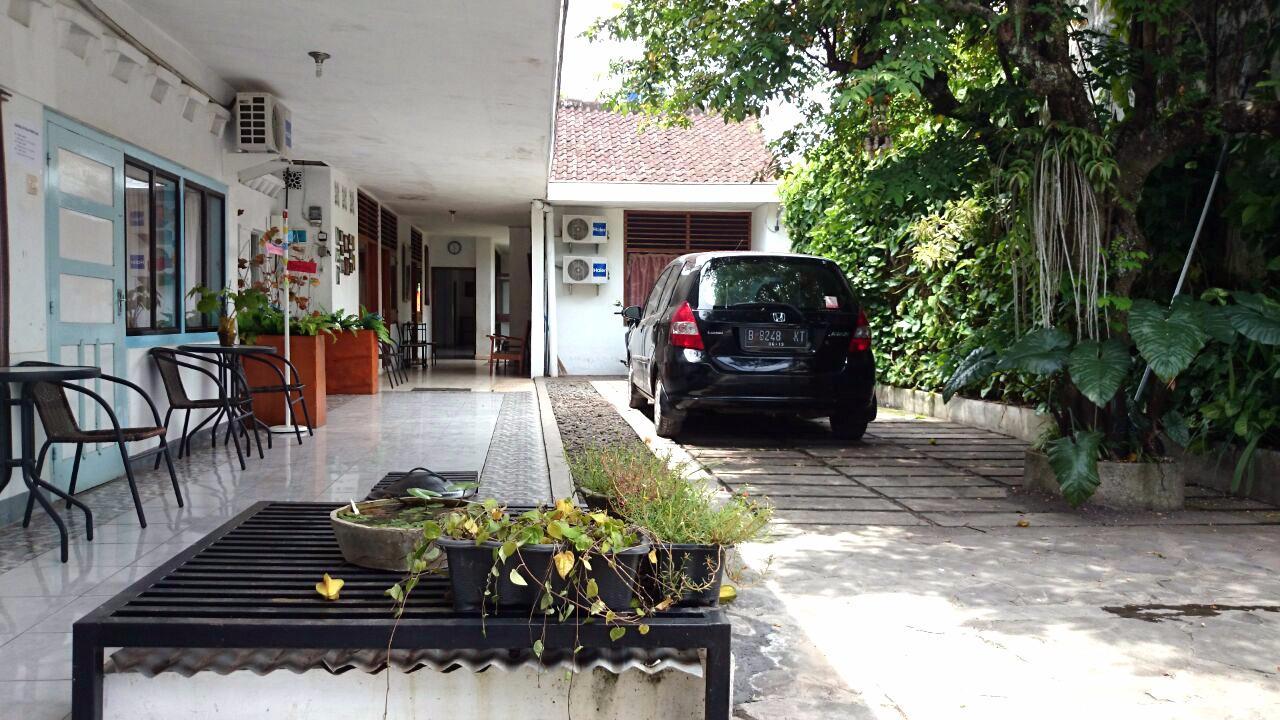 Kepanjen Isro Guesthouse Syariah מראה חיצוני תמונה