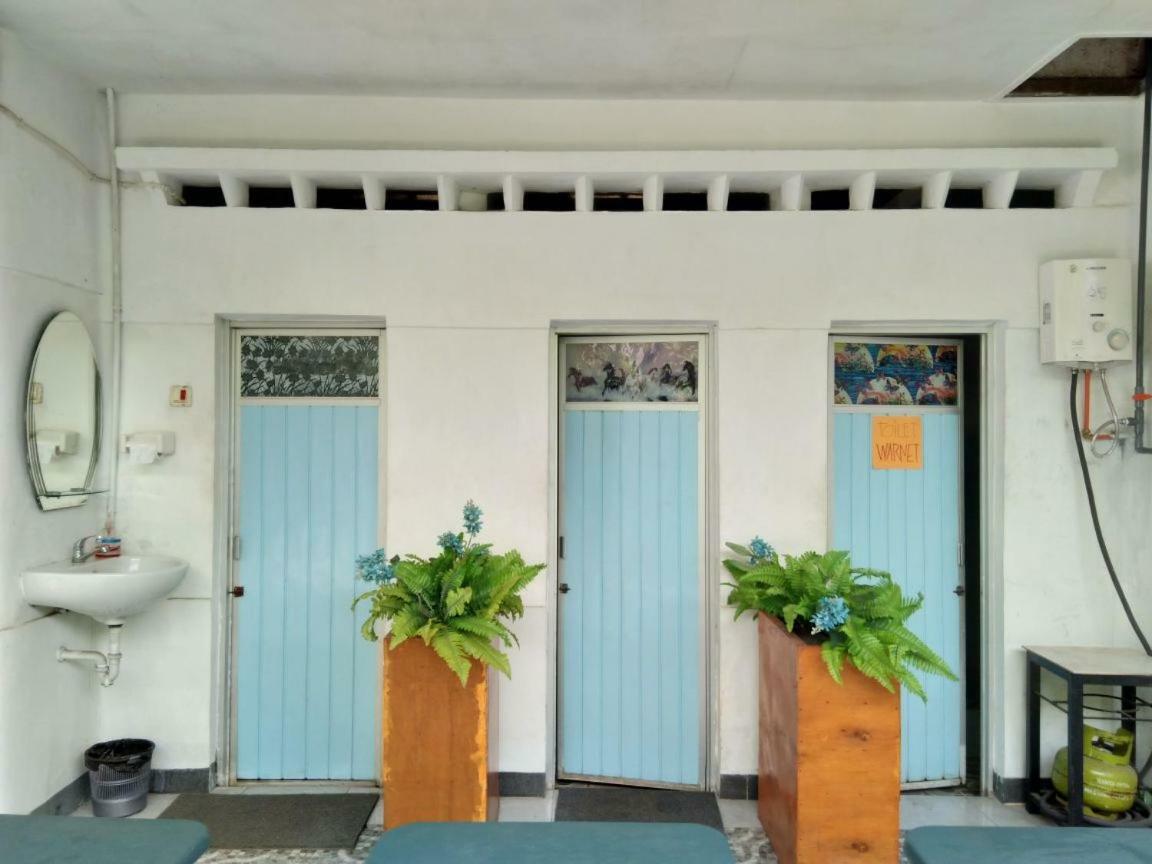 Kepanjen Isro Guesthouse Syariah מראה חיצוני תמונה